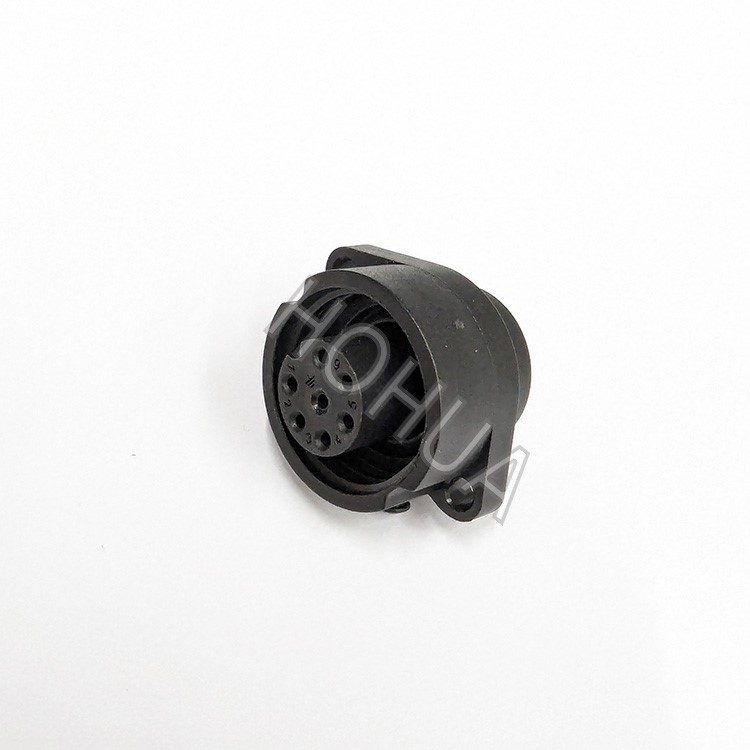 IP67防水母座 7P 內螺牙 10A250V