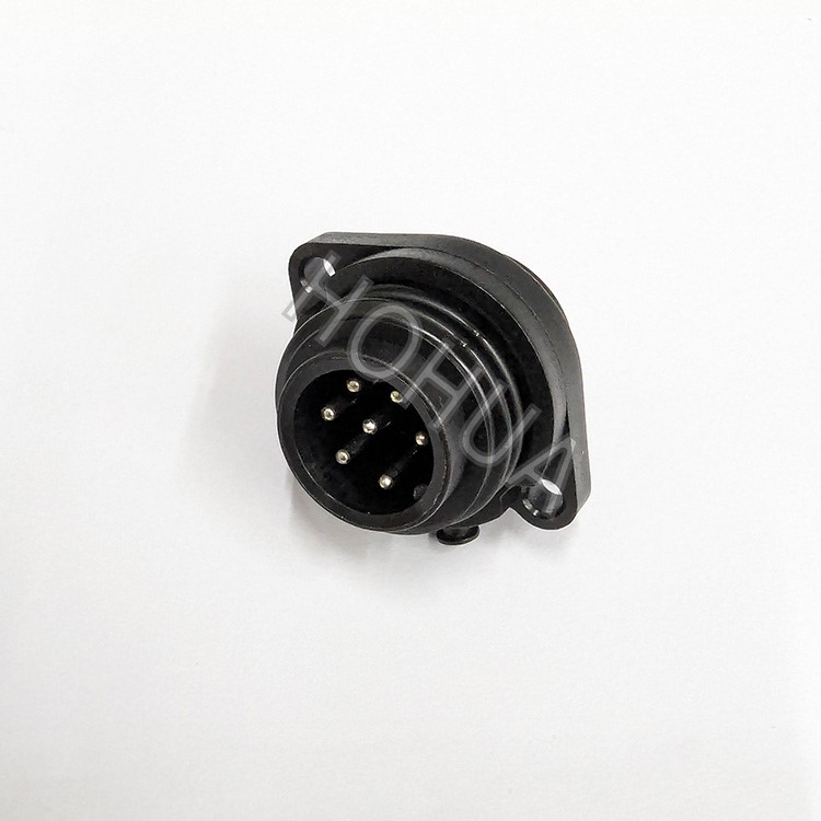 IP67防水公頭 7P 外螺牙 10A250V