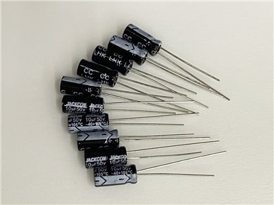 電解電容10uF50V 100pcs ( EC10uF50V 5x11/105℃ )