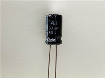 電解電容33uF50V 5pcs ( EC33uF50V 6x11/105℃ )
