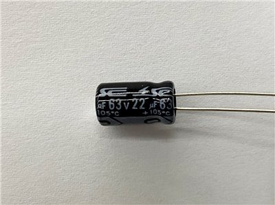 電解電容22uF63V 5pcs ( EC22uF63V 6x11/105℃ )