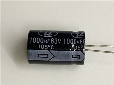 電解電容1000uF63V 1pcs ( EC1000uF63V 16x26/105℃ )
